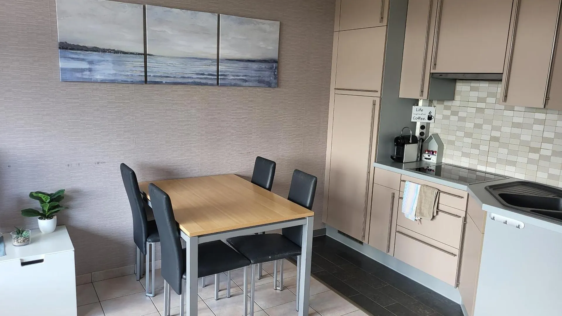 Studio Astrid At 100 Meter From Sea With Parking Place Bredene Apartment