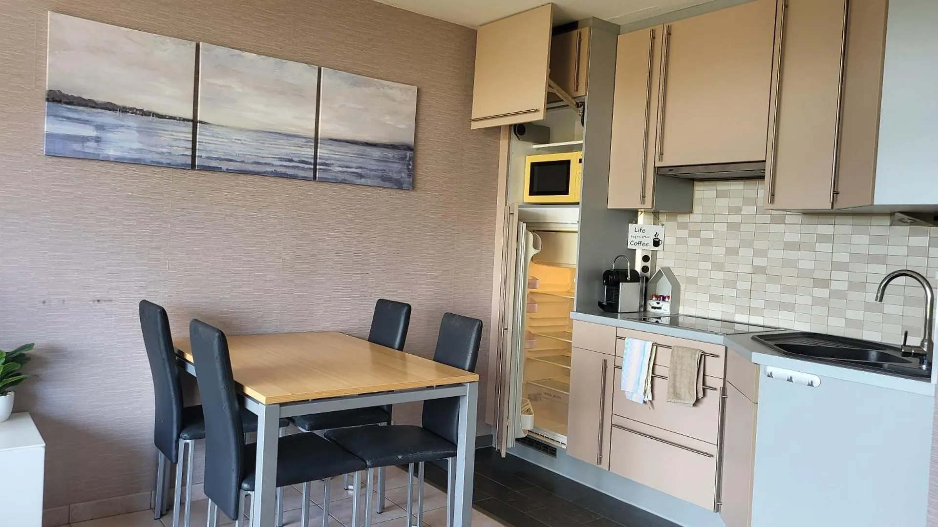Apartment Studio Astrid At 100 Meter From Sea With Parking Place Bredene